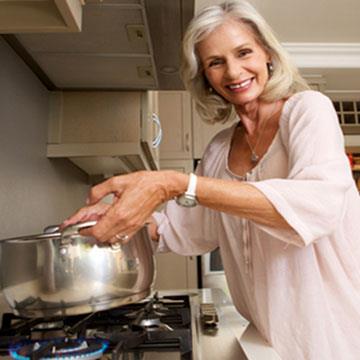 Making everyday activities easier - Lifting a heavy pot when cooking